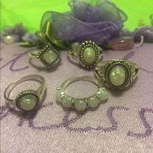 Beautiful Rings Set Of Eight🌼🌼🌼Knuckle Rings